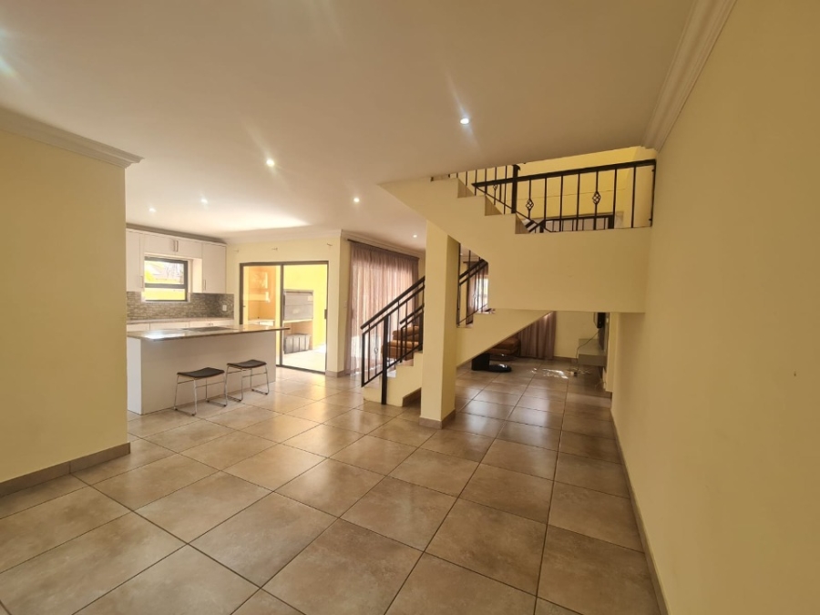 To Let 4 Bedroom Property for Rent in Melodie North West